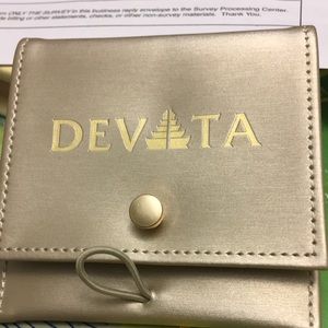 Devata Nice jewelry poach  3’3/4”